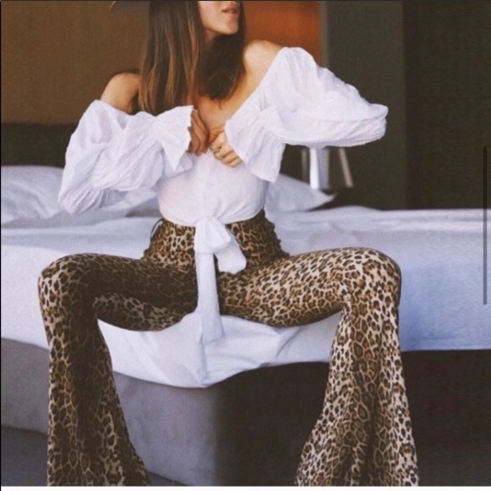 5 ⭐️ Boho Flared Animal Print Pants